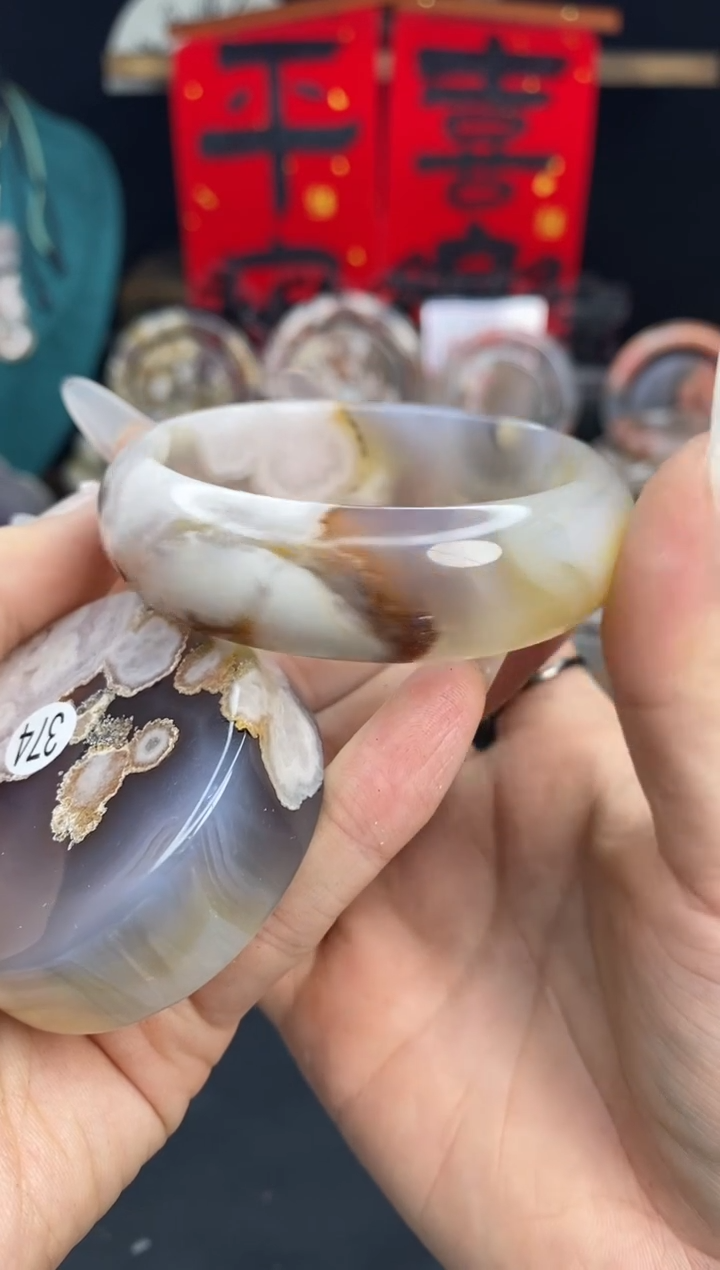 【闪购商品】石英质玉手镯（圆镯）未镶嵌54