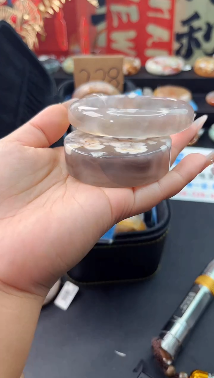 【闪购商品】石英质玉手镯未镶嵌赠送镯心（61圈口）