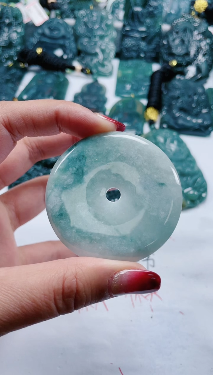 【闪购商品】翡翠颈饰未镶嵌            