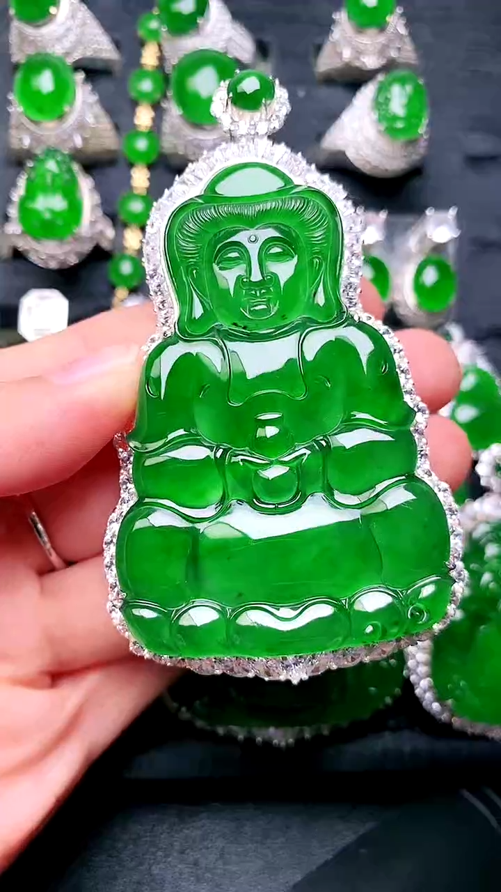 【闪购商品】翡翠吊坠(赠链)未镶嵌观音吊坠