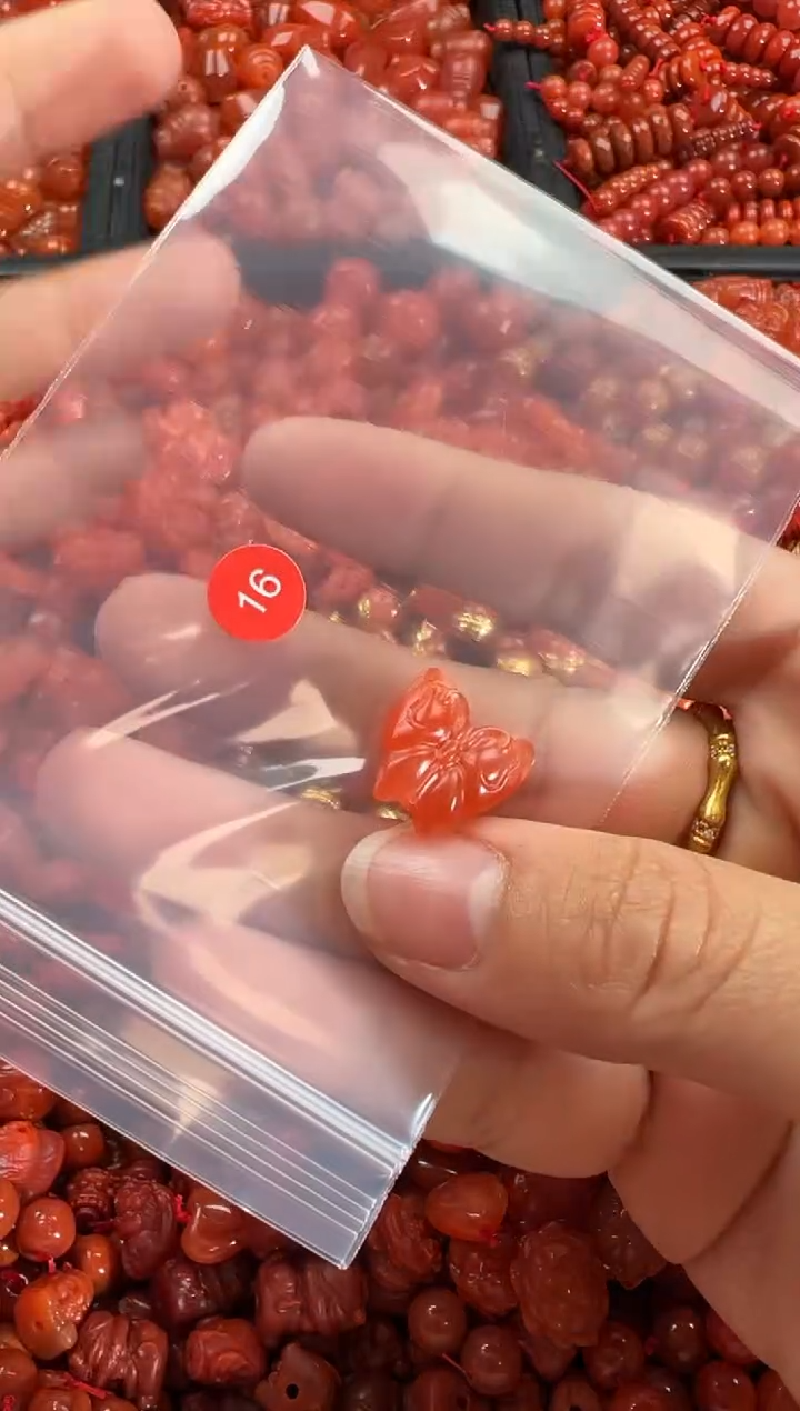 【闪购商品】南红玛瑙颈饰未镶嵌1
