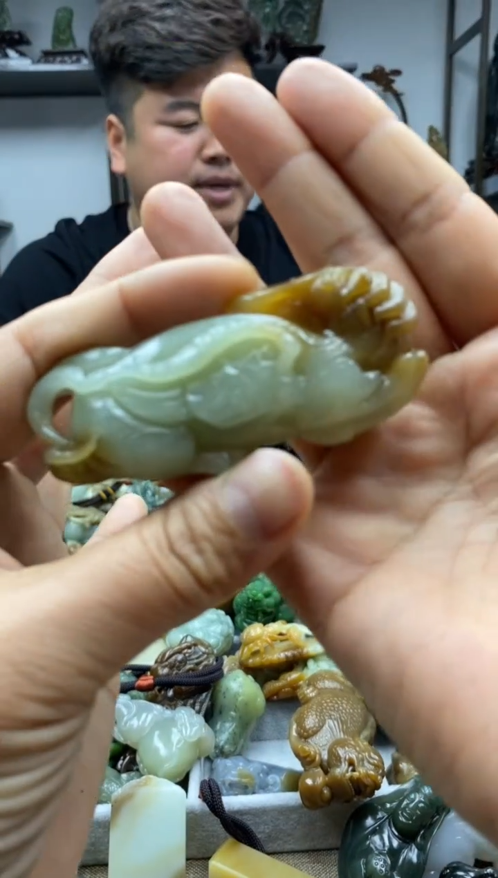 和田玉未镶嵌把件1