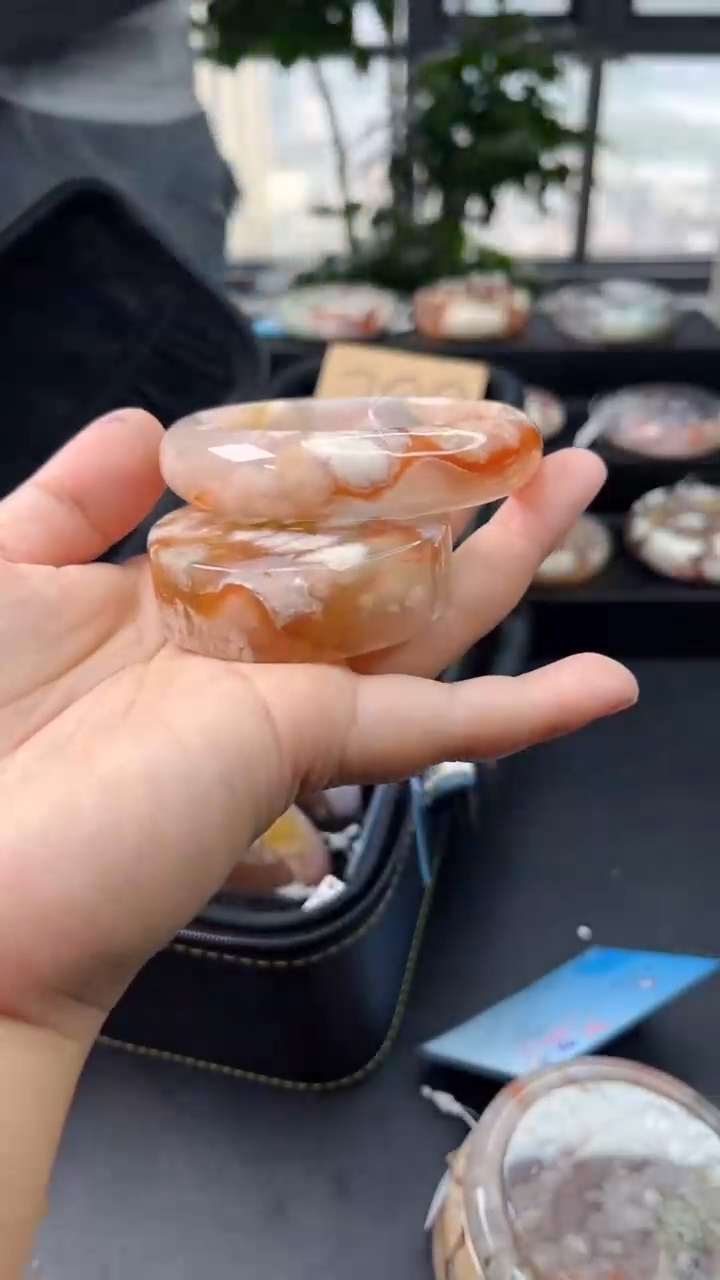 【闪购商品】石英质玉手镯未镶嵌赠送镯心（圈口56