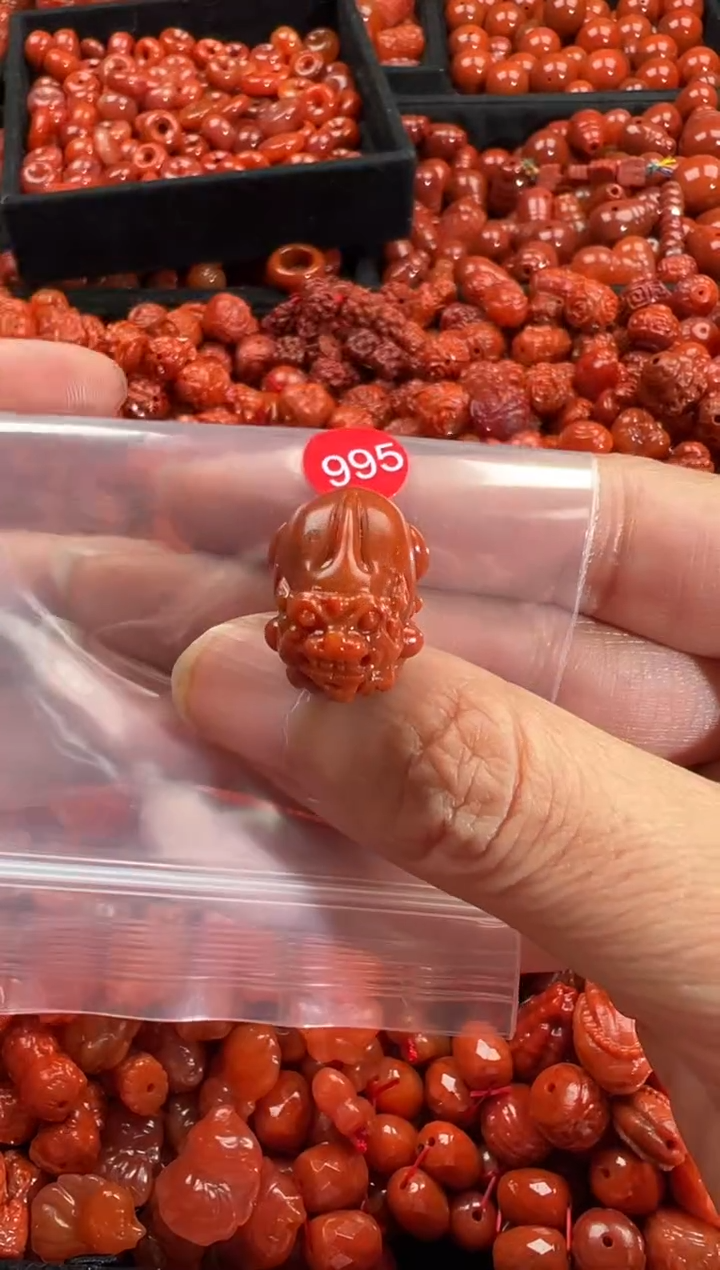 颈饰未镶嵌南红玛瑙1