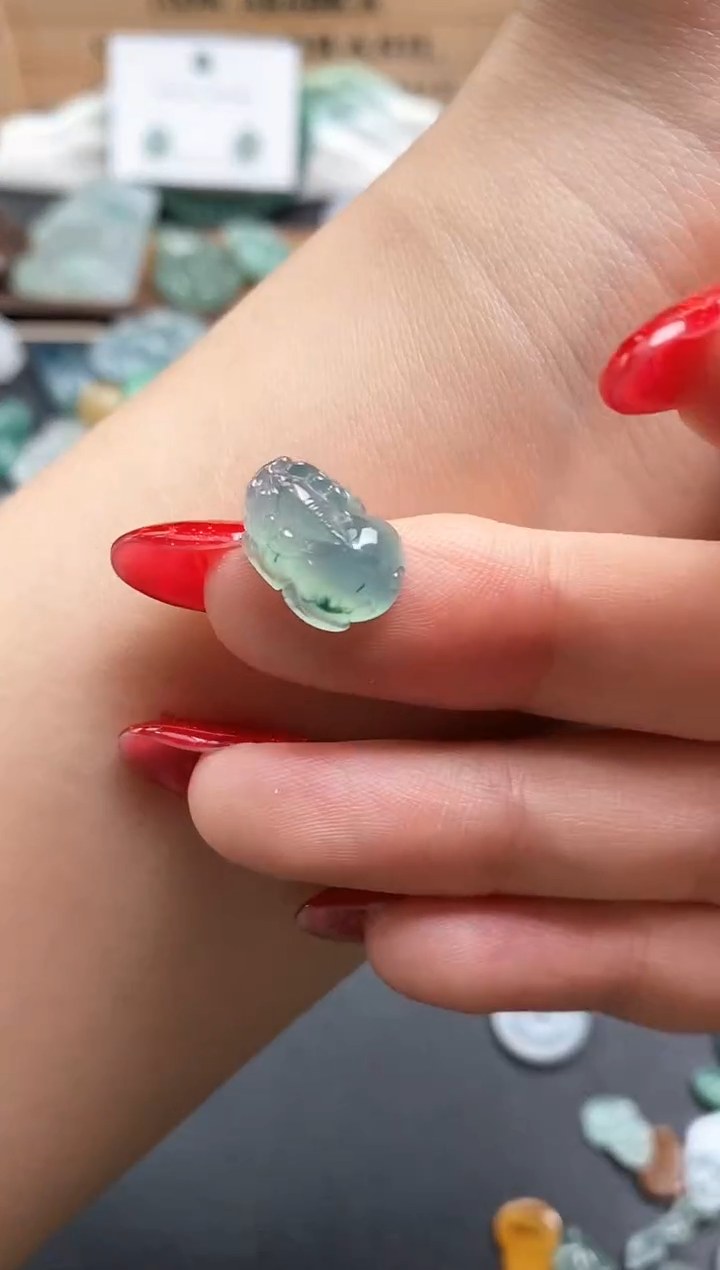 颈饰未镶嵌翡翠貔貅