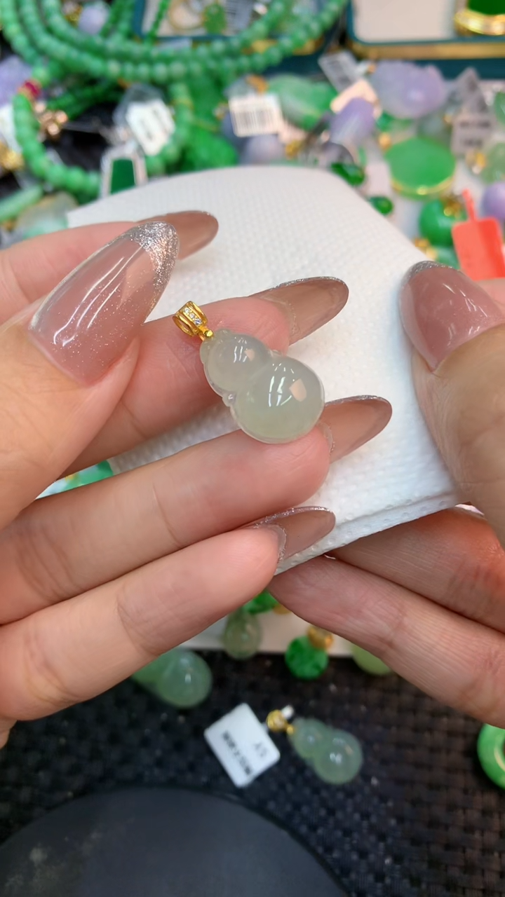 颈饰未镶嵌翡翠1