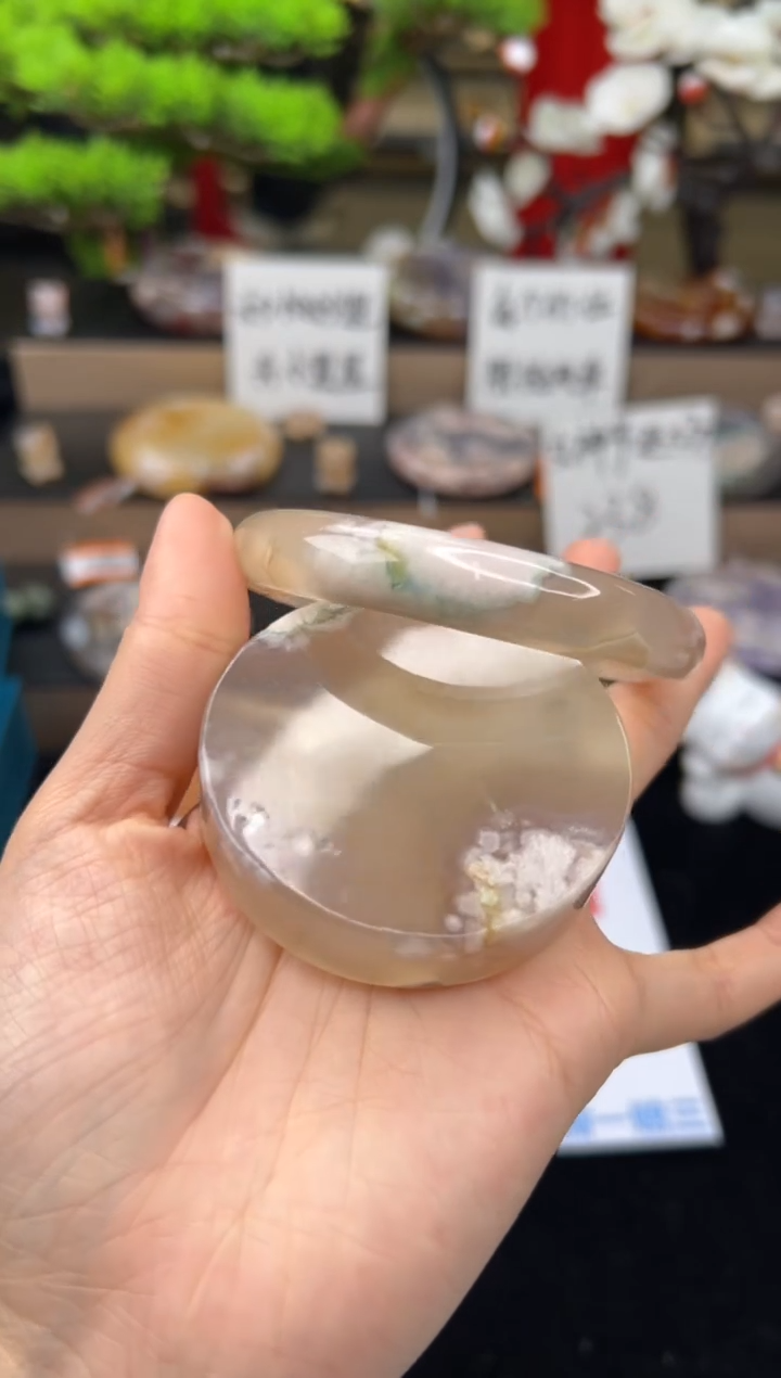 【闪购商品】石英质玉手镯未镶嵌59圈口（赠送镯心)22267