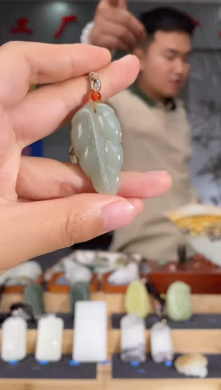 和田玉未镶嵌颈饰1