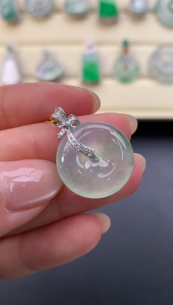 【闪购商品】翡翠颈饰18K金镶嵌W333