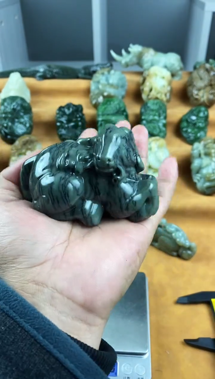 未镶嵌和田玉把件1