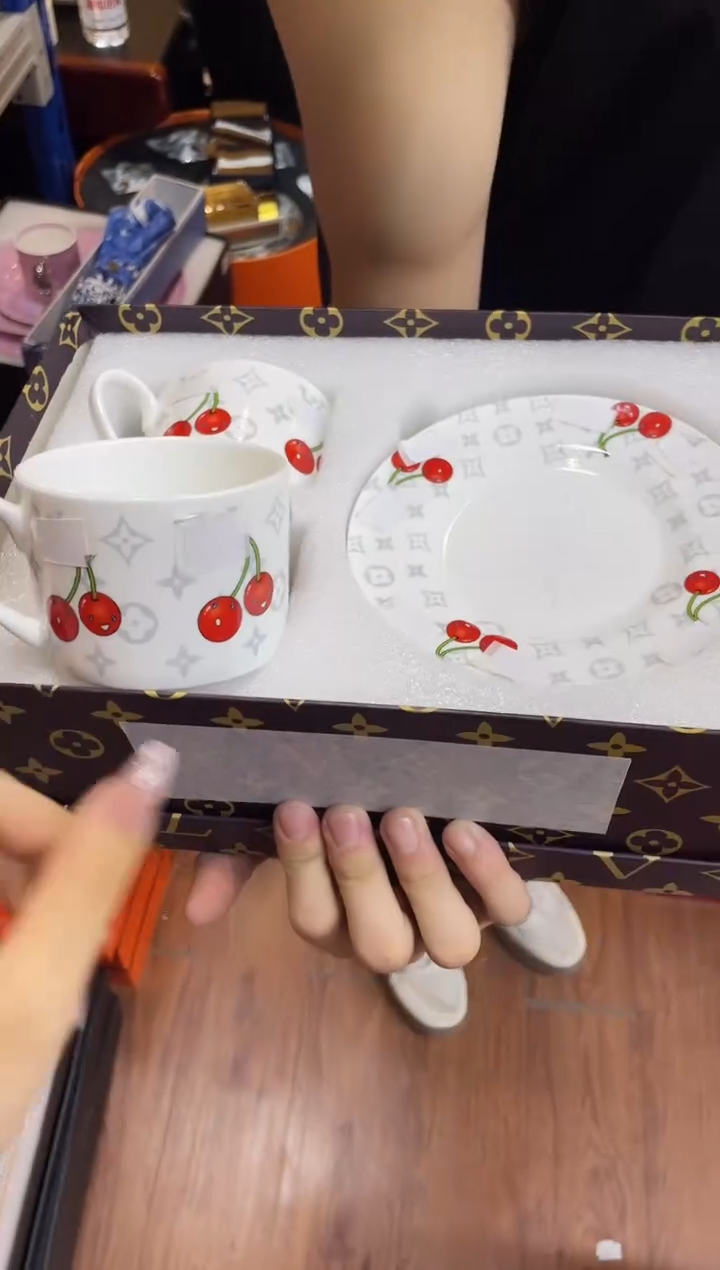 杯鸿辉家品牌瓷器，京东包邮！