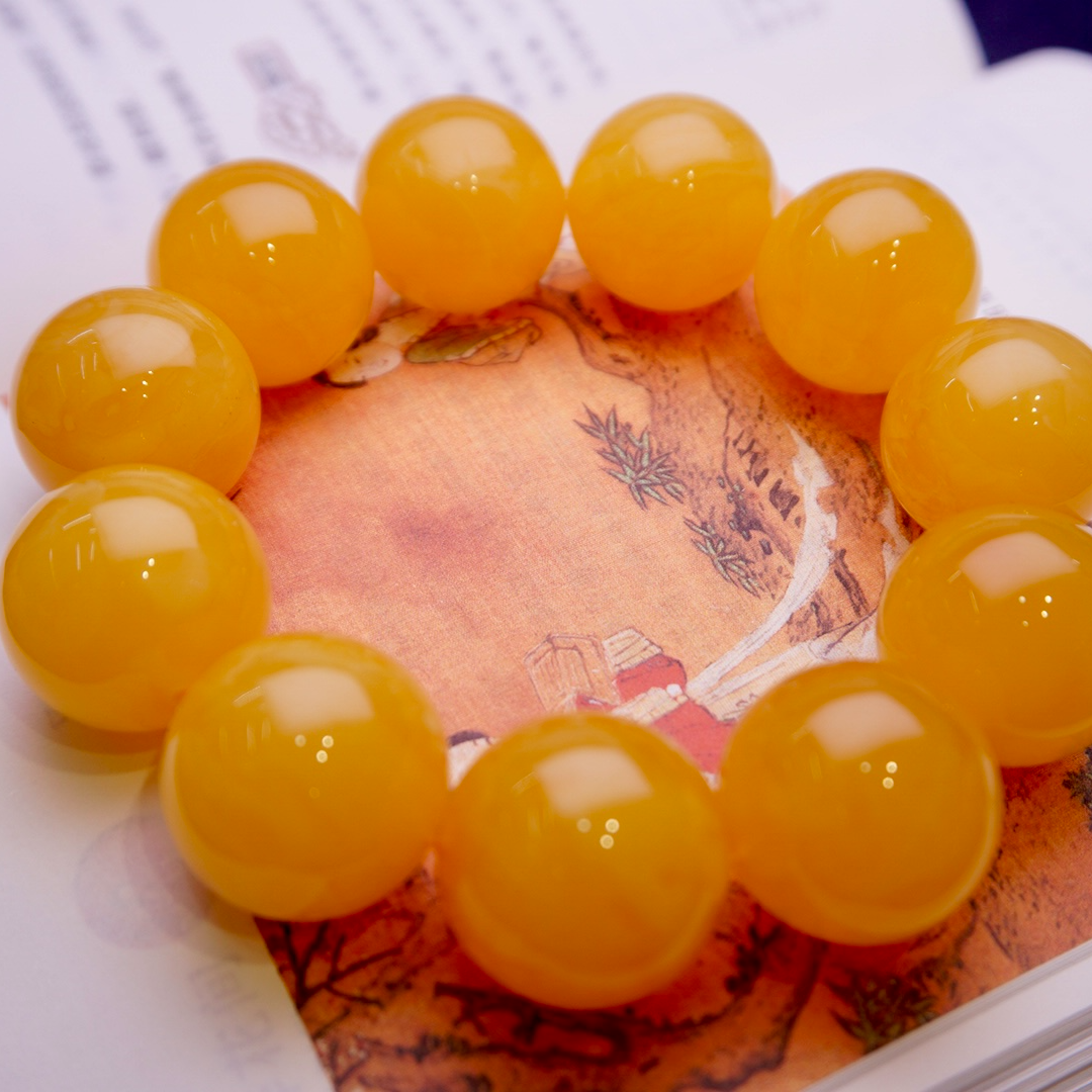臻品蜜蜡气质焦皮料鸡油黄圆珠手串