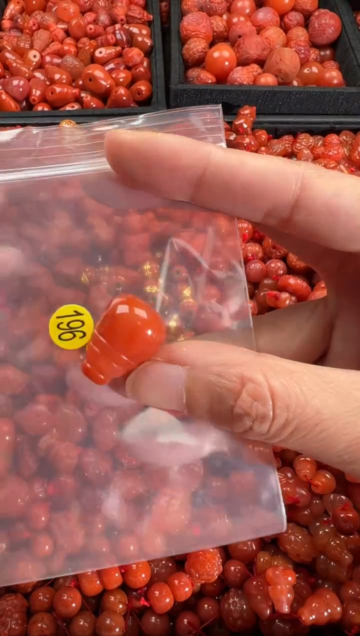 【闪购商品】南红玛瑙颈饰未镶嵌1