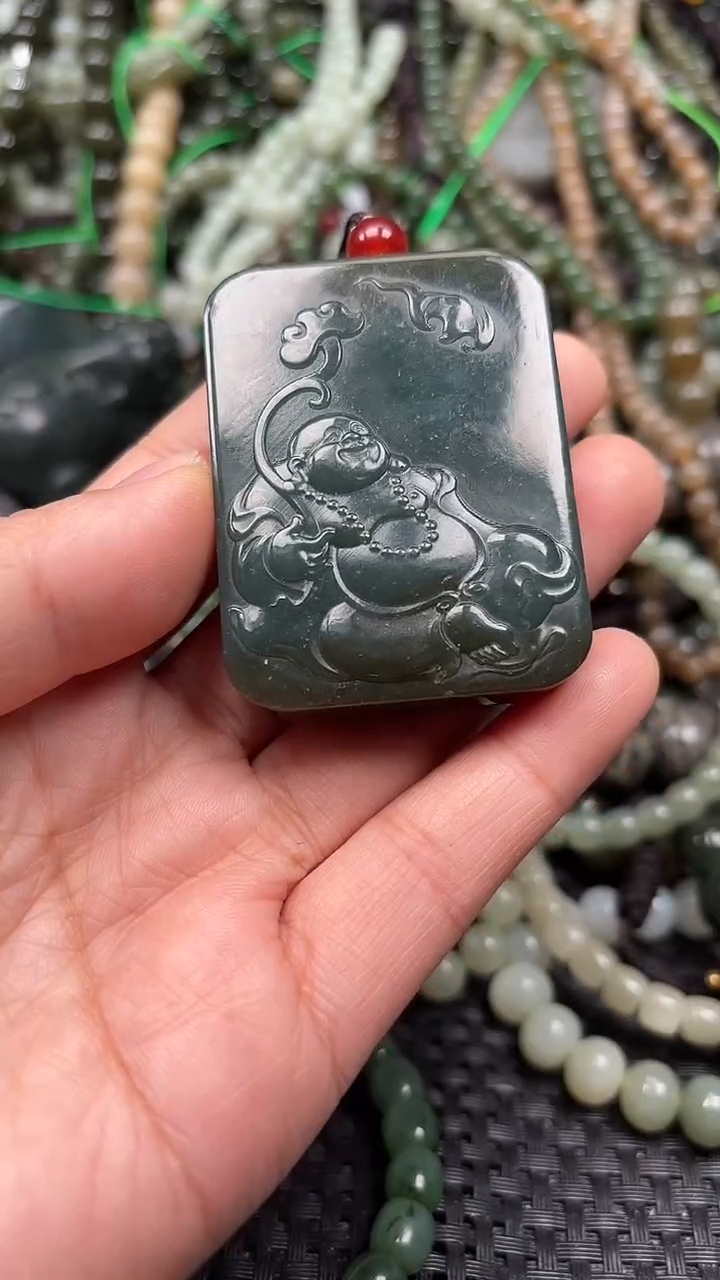 颈饰未镶嵌和田玉1