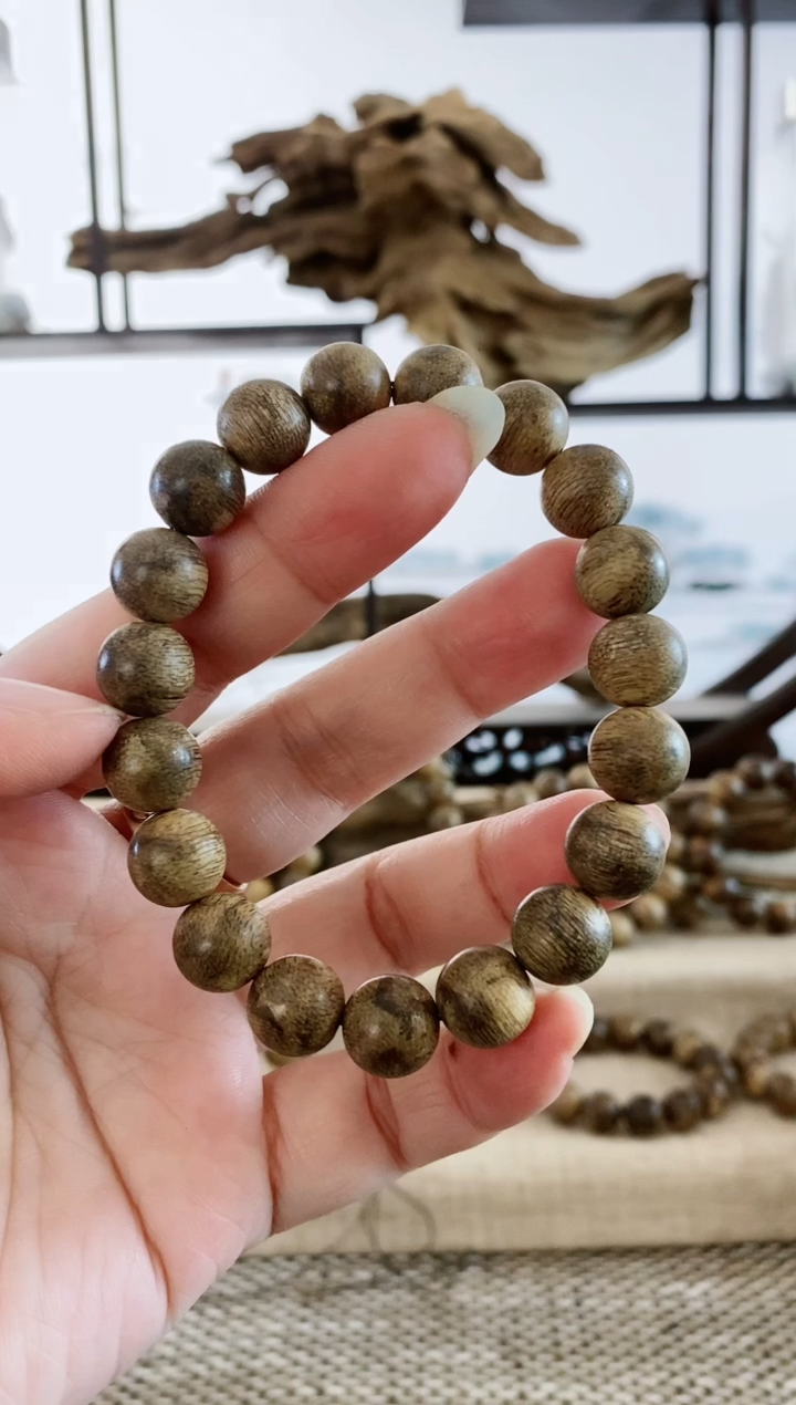 沉香手串越南万野糖结老料11+MM单圈