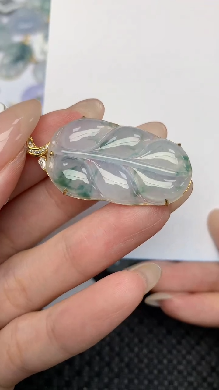 翡翠18K金镶嵌颈饰天然翡翠a货