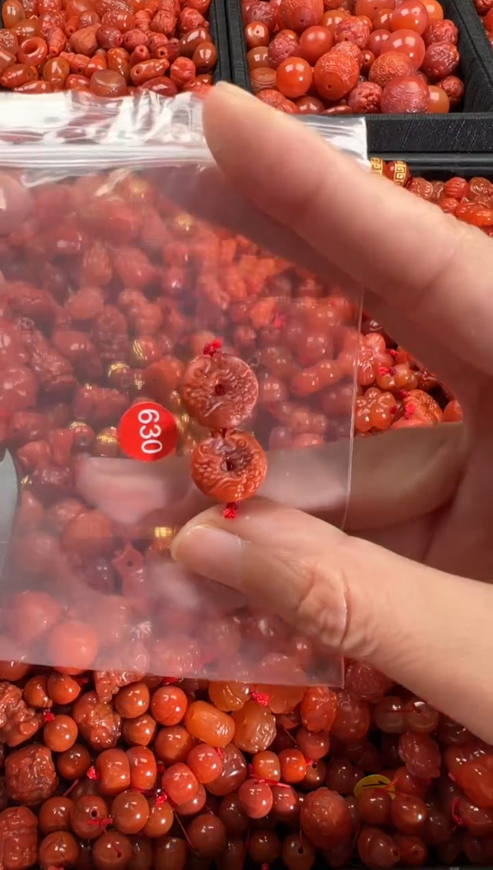 【闪购商品】南红玛瑙颈饰未镶嵌1