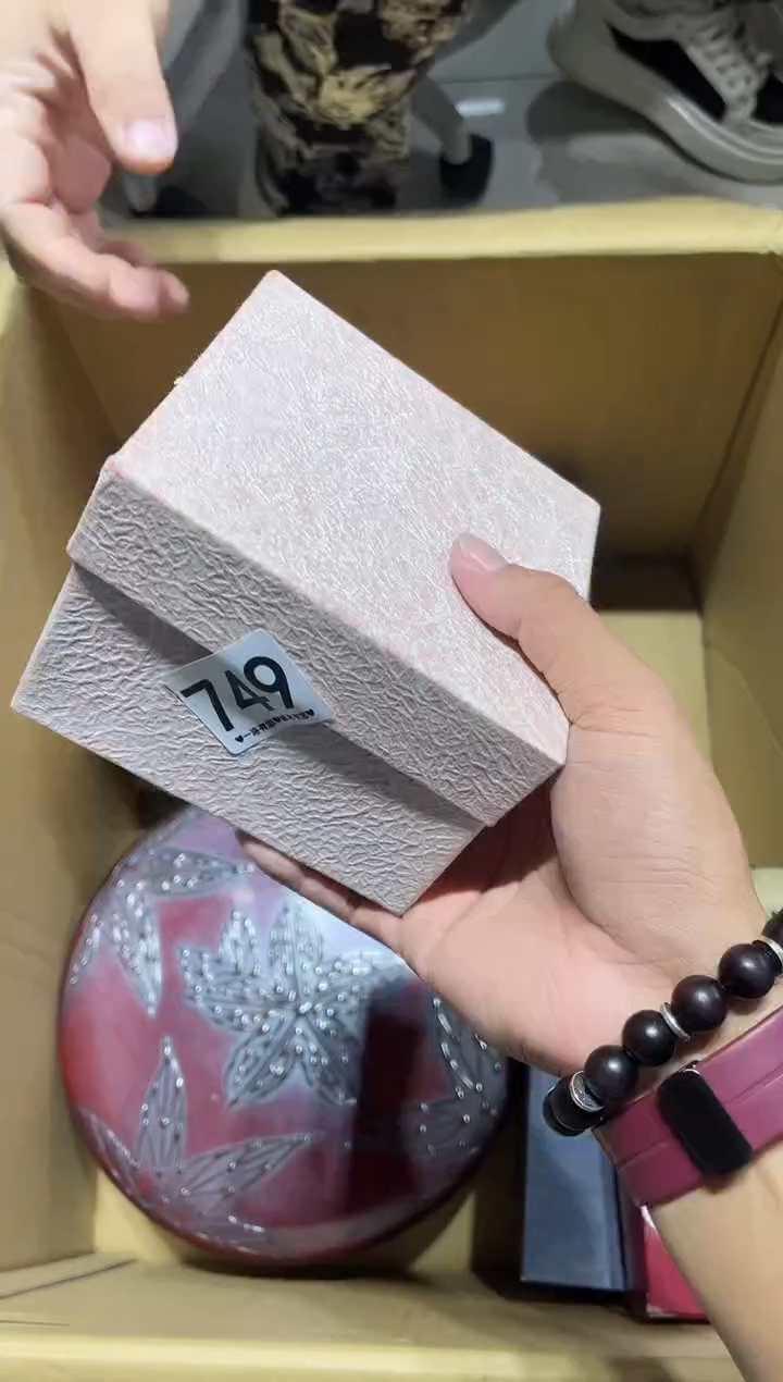 瓷片r****g749.......