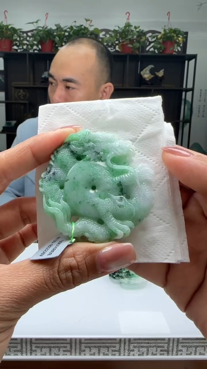 【闪购商品】翡翠颈饰未镶嵌天然翡翠A货吊坠