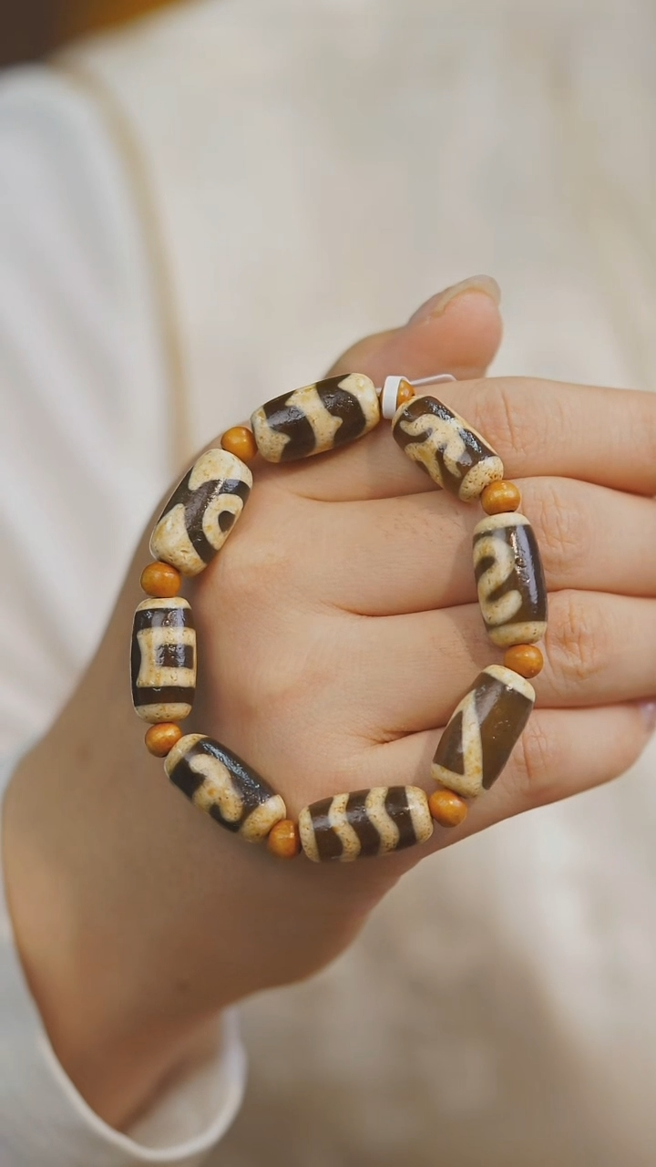 【闪购商品】玛瑙/玉髓手串未镶嵌多样性发其一