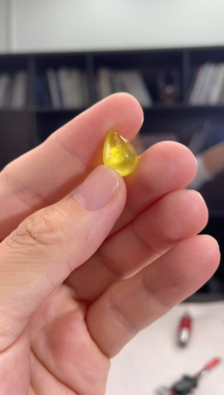 【闪购商品】葡萄石未镶嵌裸石8.55克拉