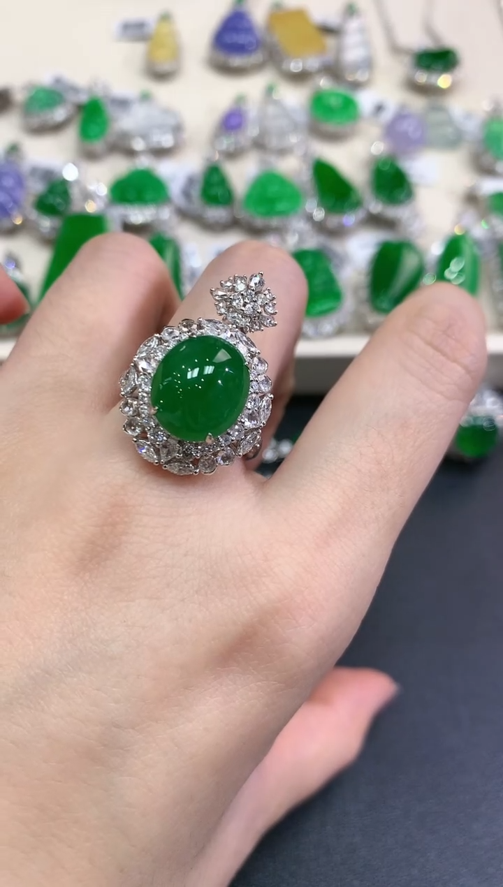 【闪购商品】翡翠戒指18K金镶嵌D70     