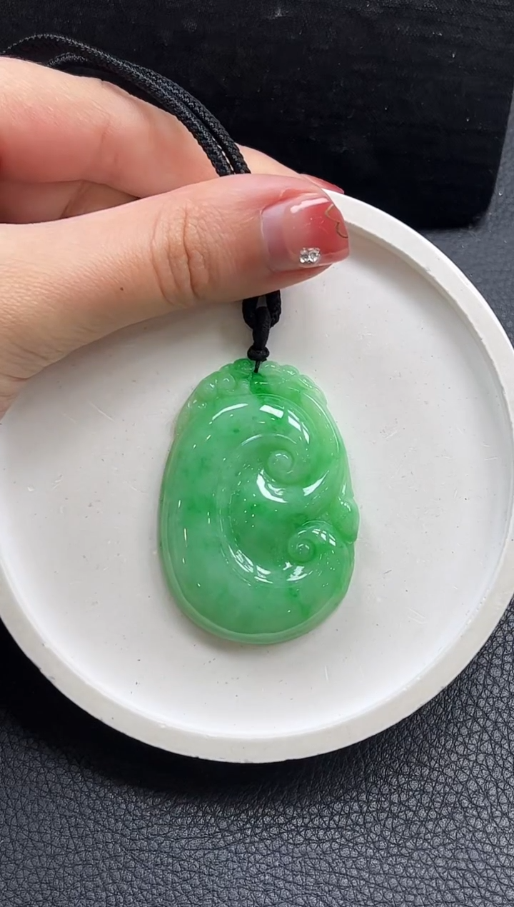 【闪购商品】翡翠颈饰未镶嵌如意