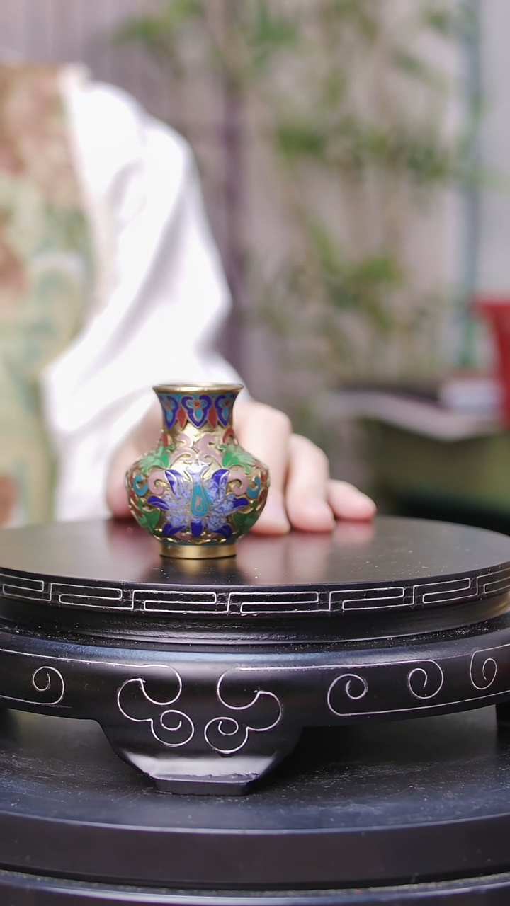 【闪购商品】非遗技艺 景泰蓝金地小赏瓶