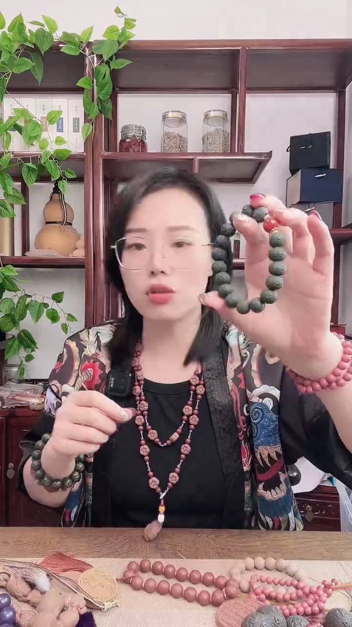 泥塑青龙醒心的手串