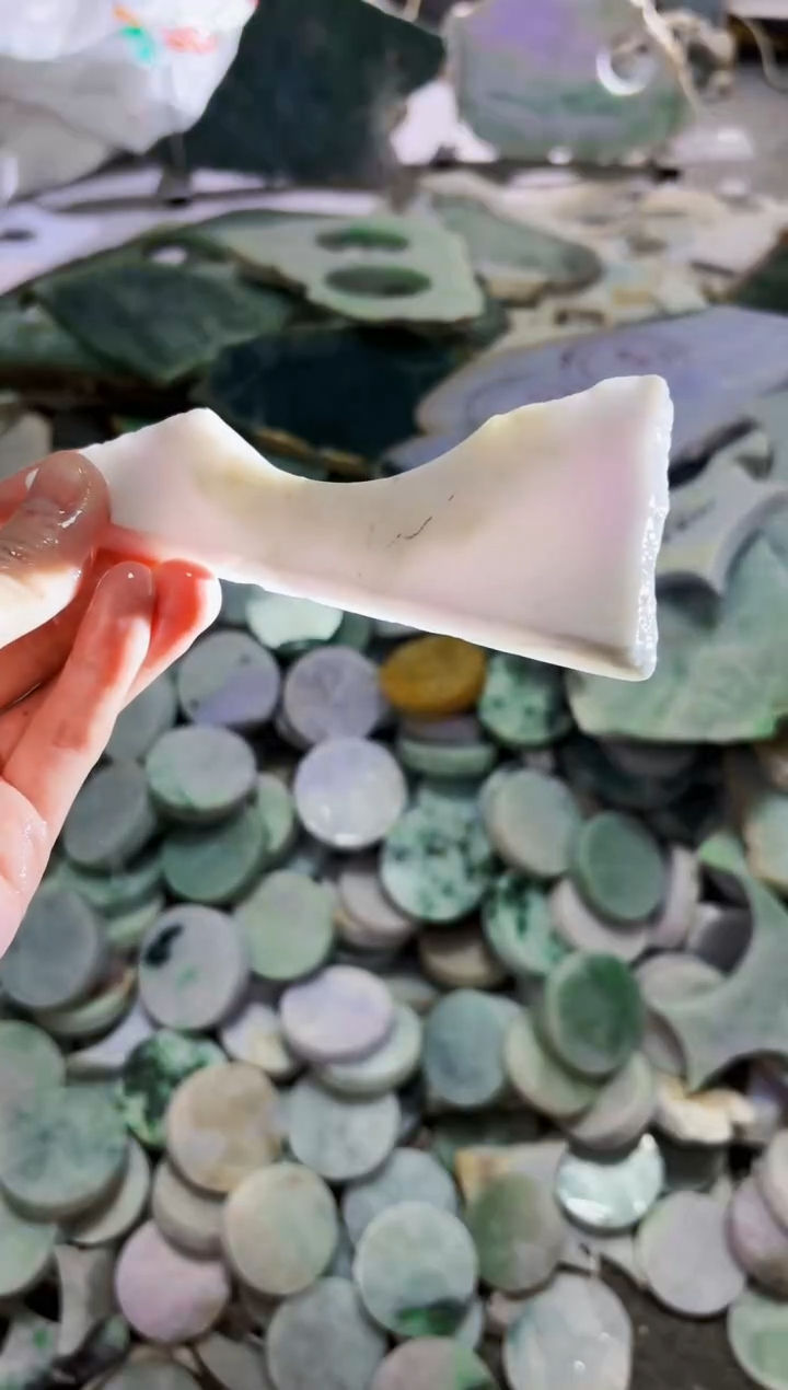 【闪购商品】翡翠颈饰未镶嵌A货吴玉2091