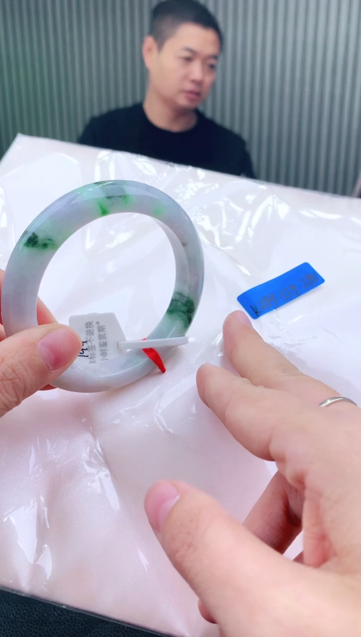 未镶嵌手镯翡翠57+