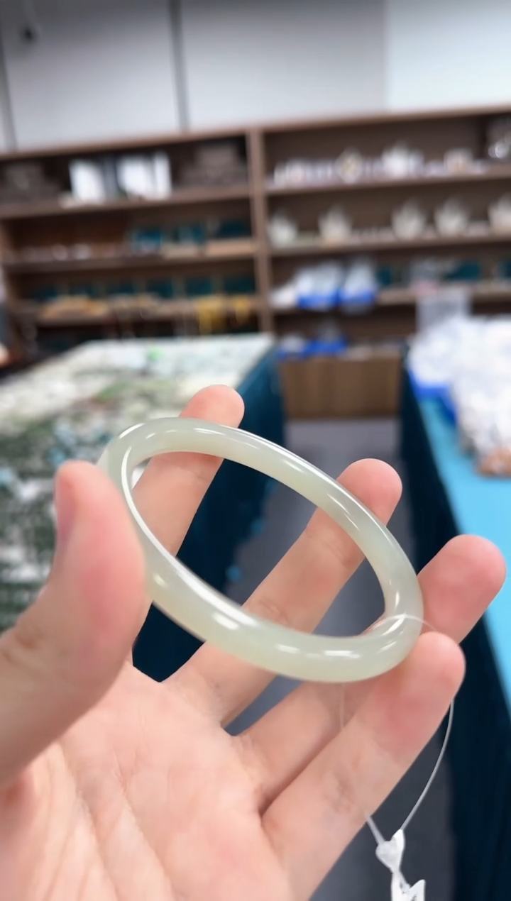 【闪购商品】和田玉手镯未镶嵌和田玉手镯70