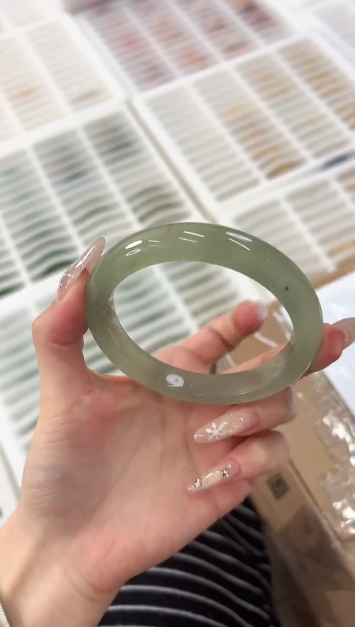 未镶嵌手镯石英质玉217-60D