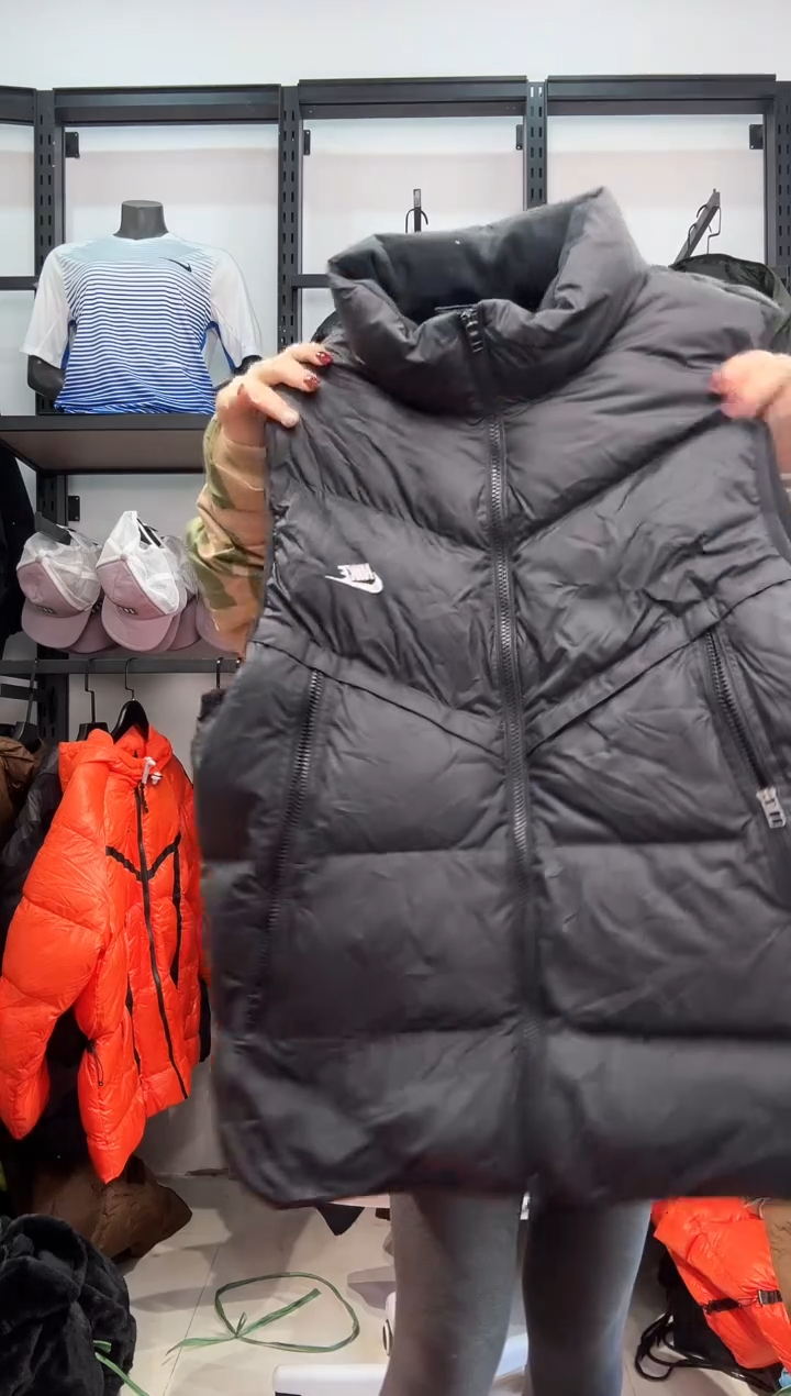 2504     编码  瑕疵直播间过款为准 尺码  ·  185