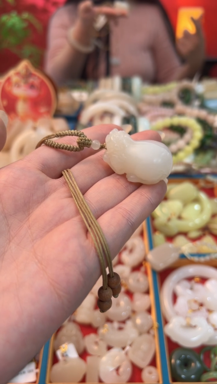 【闪购商品】和田玉吊坠未镶嵌白玉大貔貅