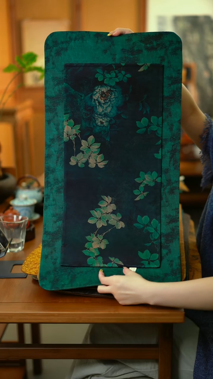 大冰咖绿加小暗夜 