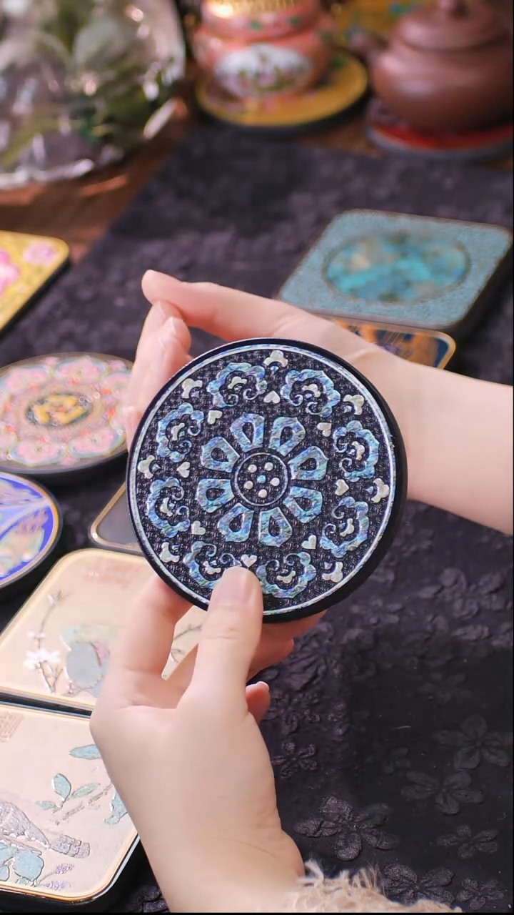 壹藏贰宝幻夜图案杯垫一片