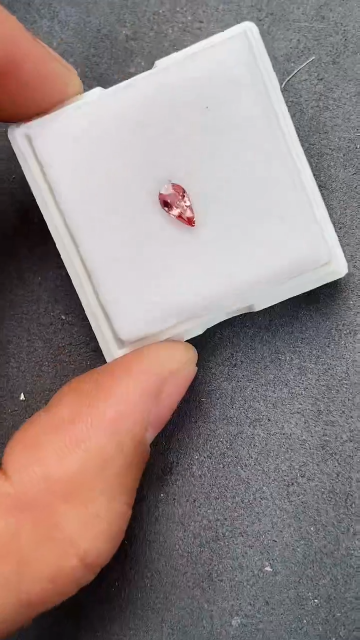 【闪购商品】彩色蓝宝石裸石未镶嵌0.64