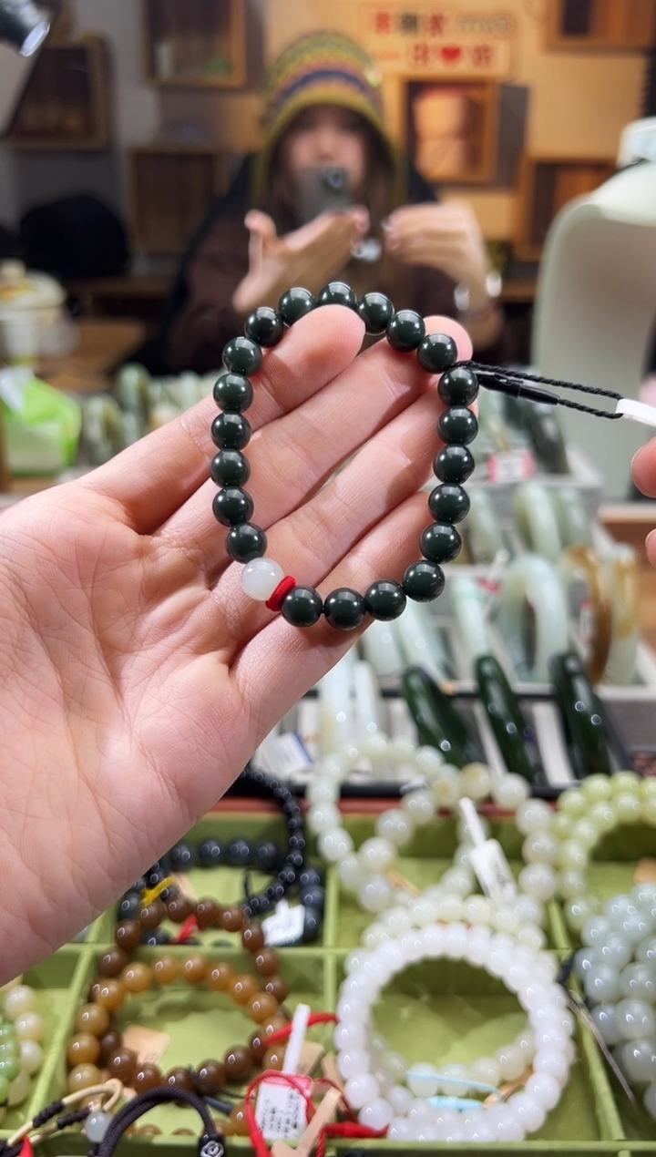 未镶嵌手串和田玉沙枣青子料手串卡8