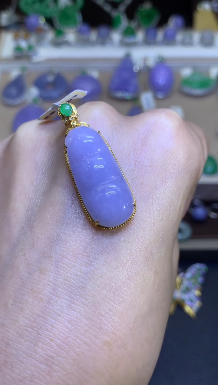 翡翠18K金镶嵌颈饰翡翠A货