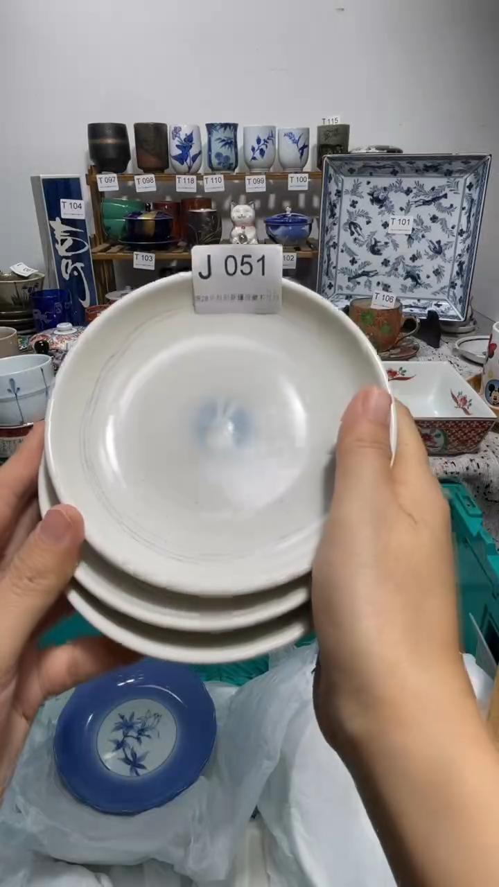 瓷片阿**蒂051-J-         