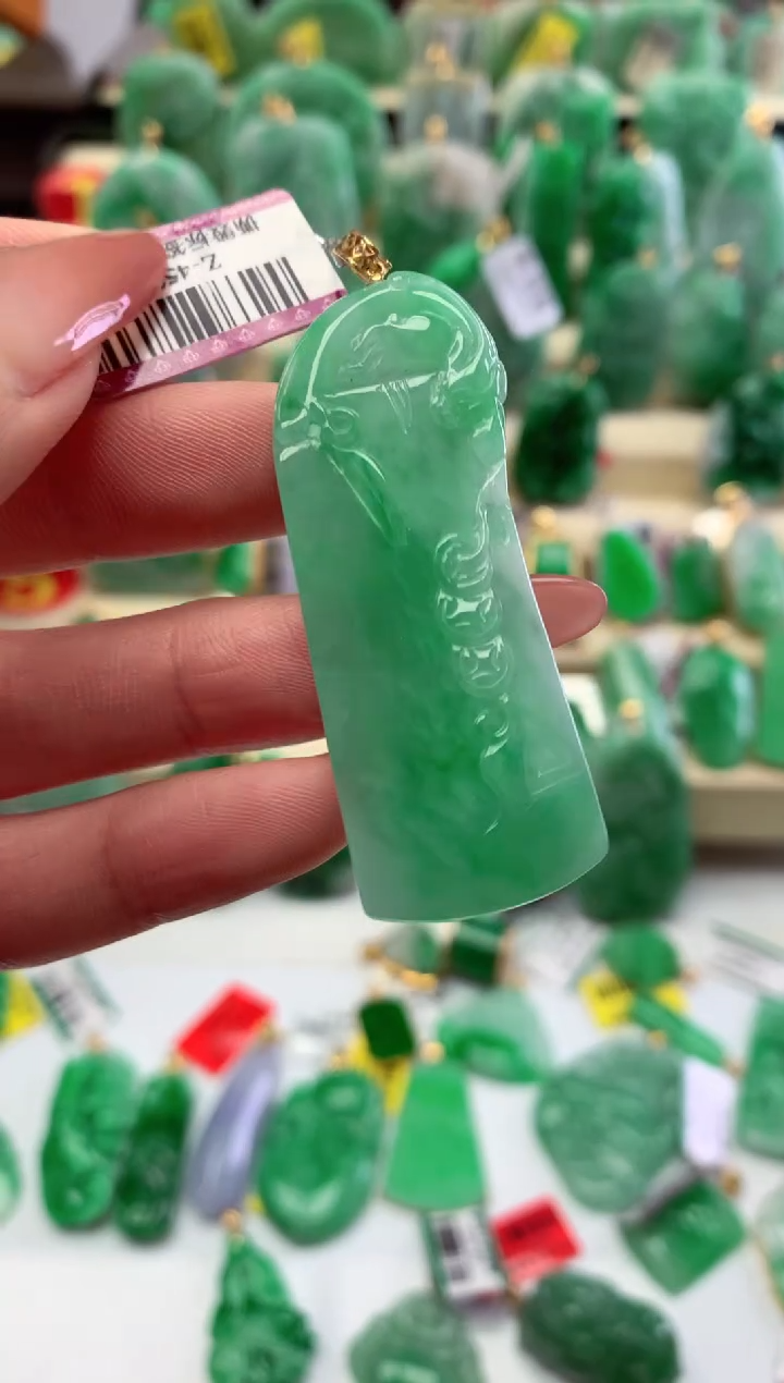 【闪购商品】翡翠颈饰18K金镶嵌挂件