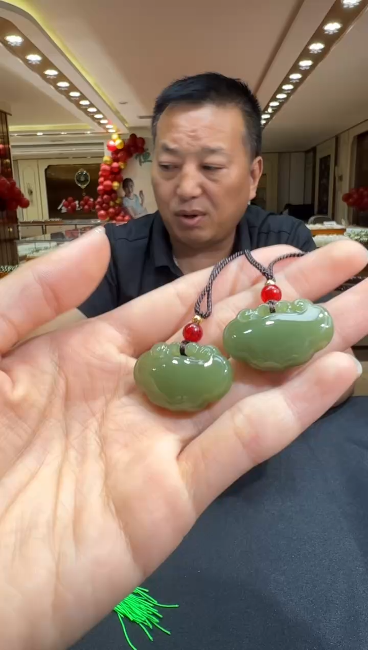 和田玉未镶嵌颈饰挂件（多样性发一）