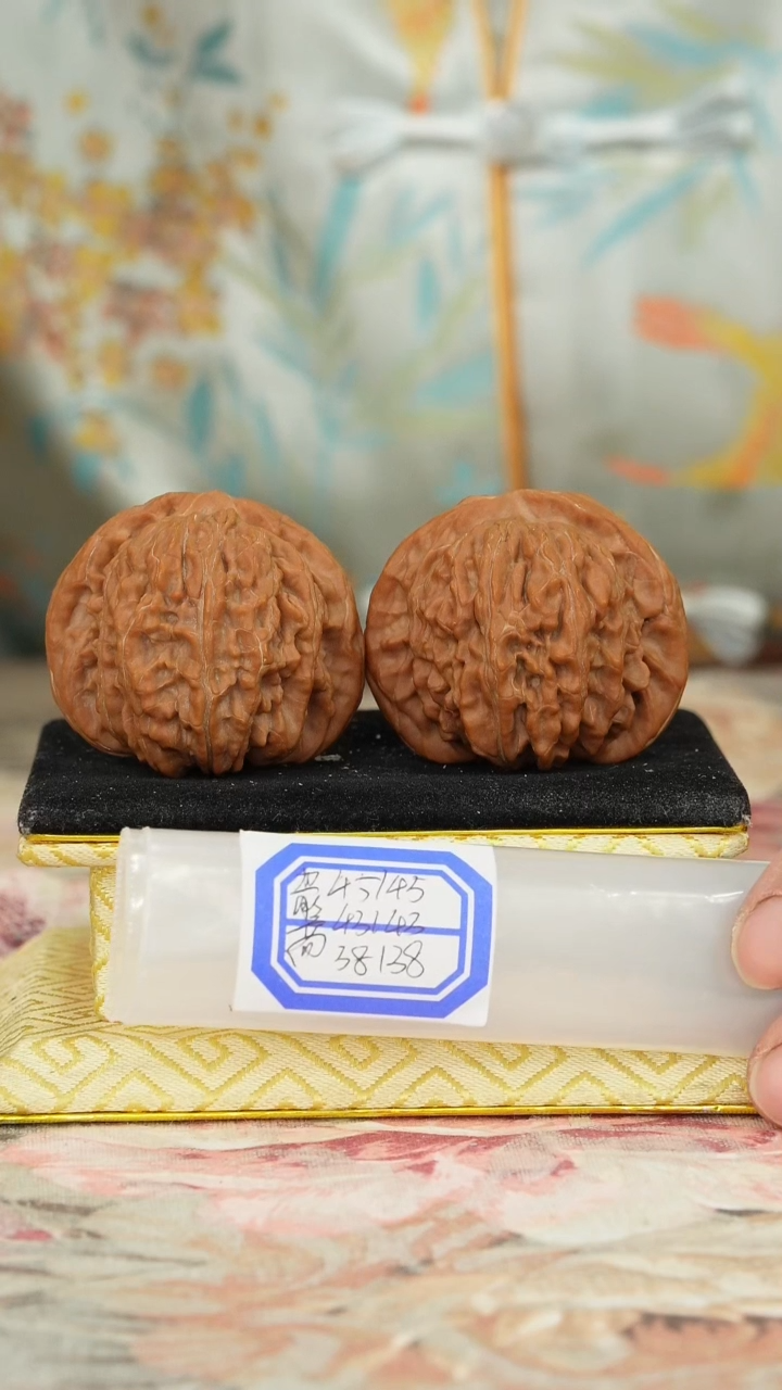 【闪购商品】文玩核桃把件一代楼