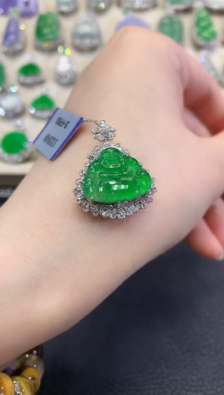 翡翠18K金镶嵌吊坠(不含链)春日珠宝 C54   