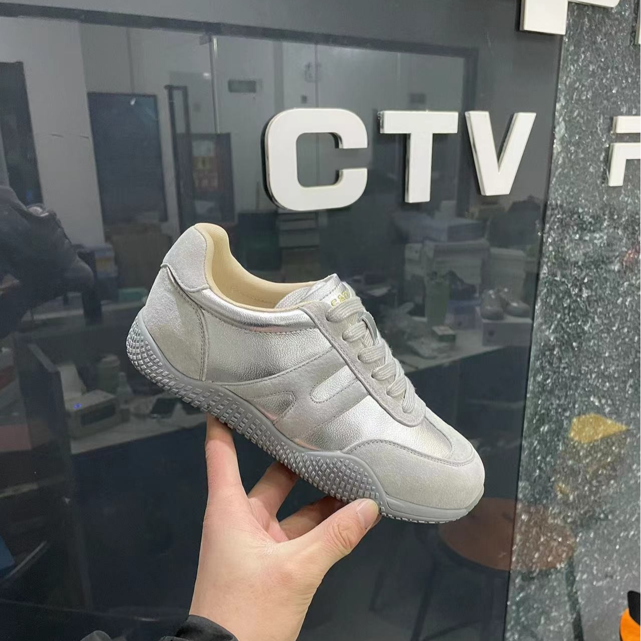 5029 女24年秋新款锦鲤德训鞋户外运动鞋英伦休闲鞋低帮鞋