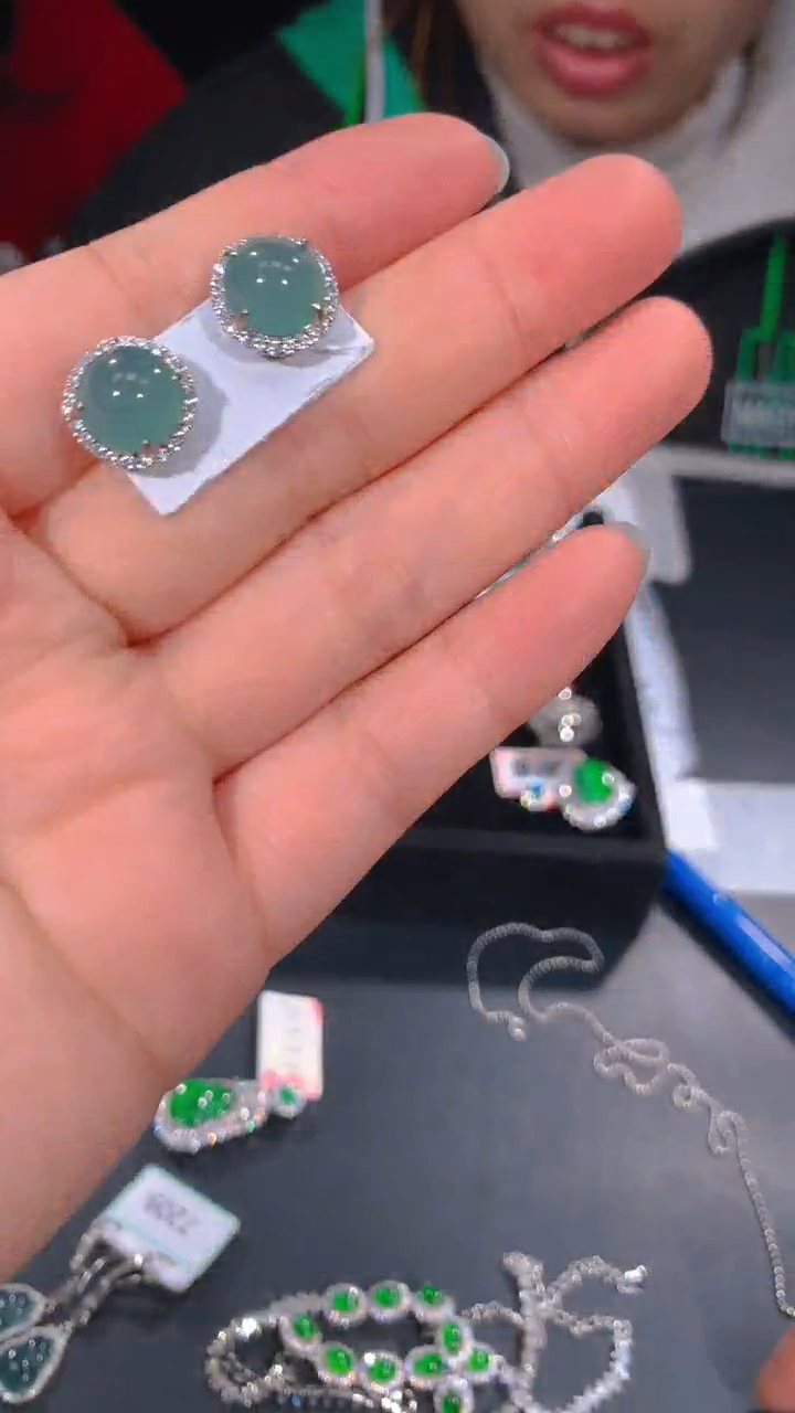 【闪购商品】定制翡翠未镶嵌28定制翡翠，多样性发货（发其一）