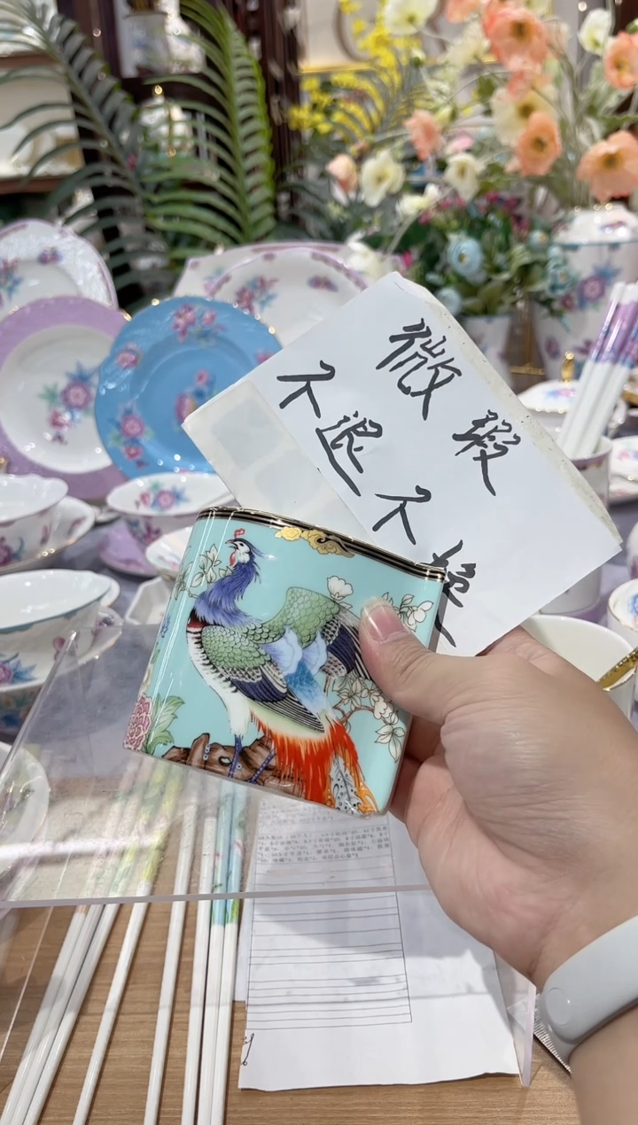 36%以上骨粉骨瓷勺罐