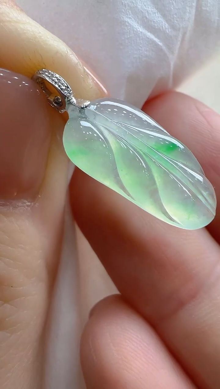 【闪购商品】翡翠吊坠(不含链)18K金镶嵌多样性发货拍一发一