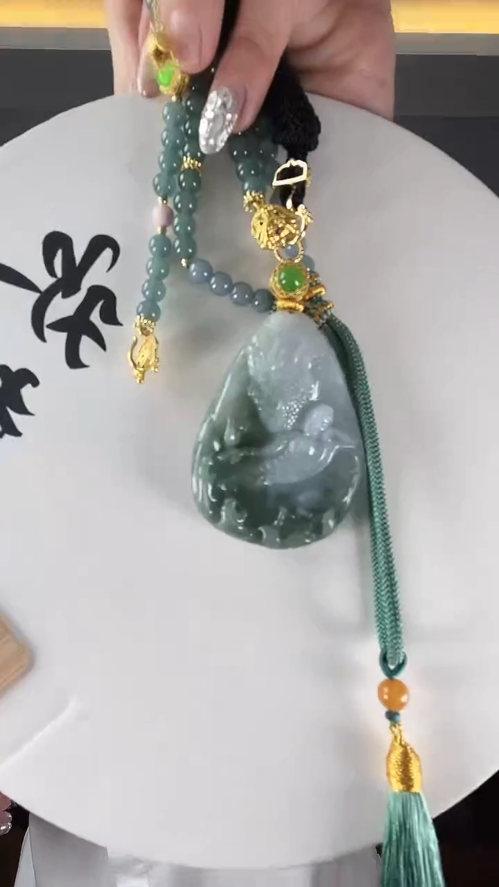 【闪购商品】翡翠颈饰未镶嵌一念之间